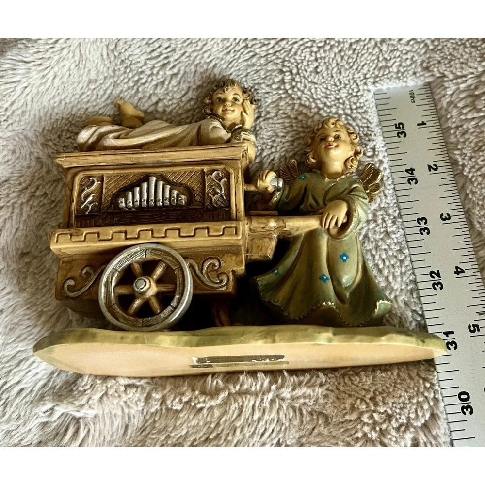 Italy Music Box Angels Christmas Plays Silent Night Hand Painted Style N43/M VTG